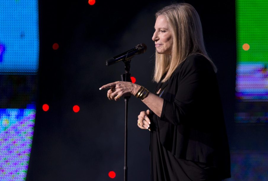 Barbra Streisand critica el “ego desmedido” de Trump y su amenaza sobre el Centro Kennedy