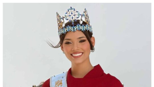 Joheirry Mola dedica su corona de Miss Mundo a República Dominicana