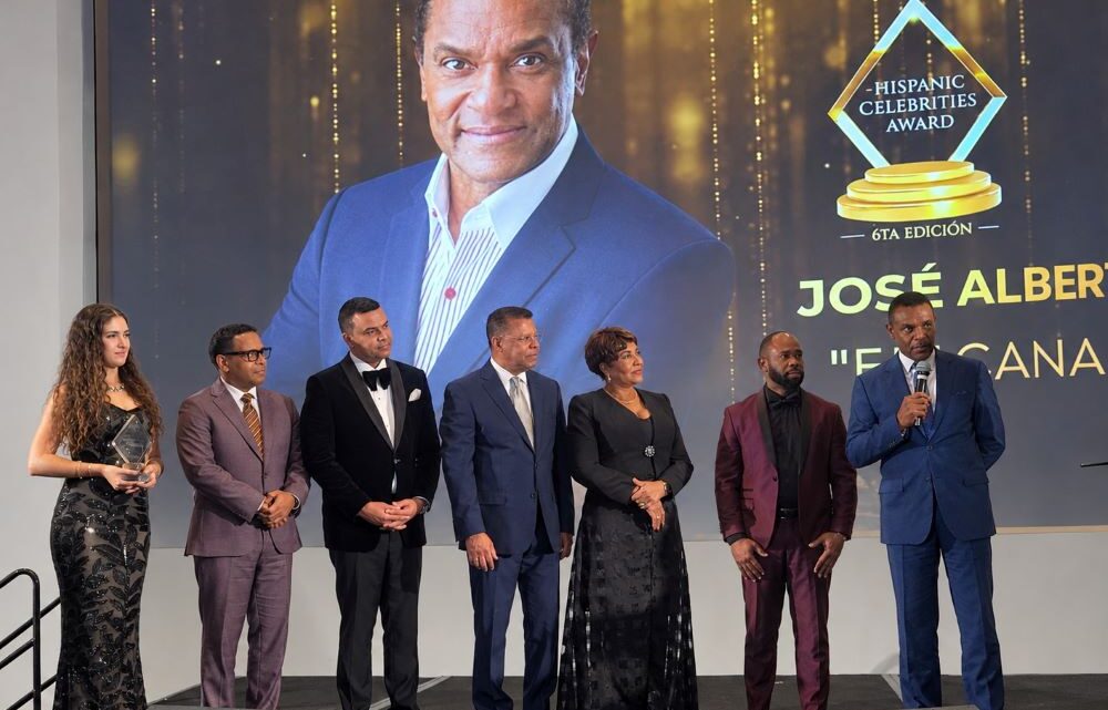 José Alberto “El Canario” recibe el máximo galardón de los Hispanic Celebrities Awards por sus 50 años de trayectoria